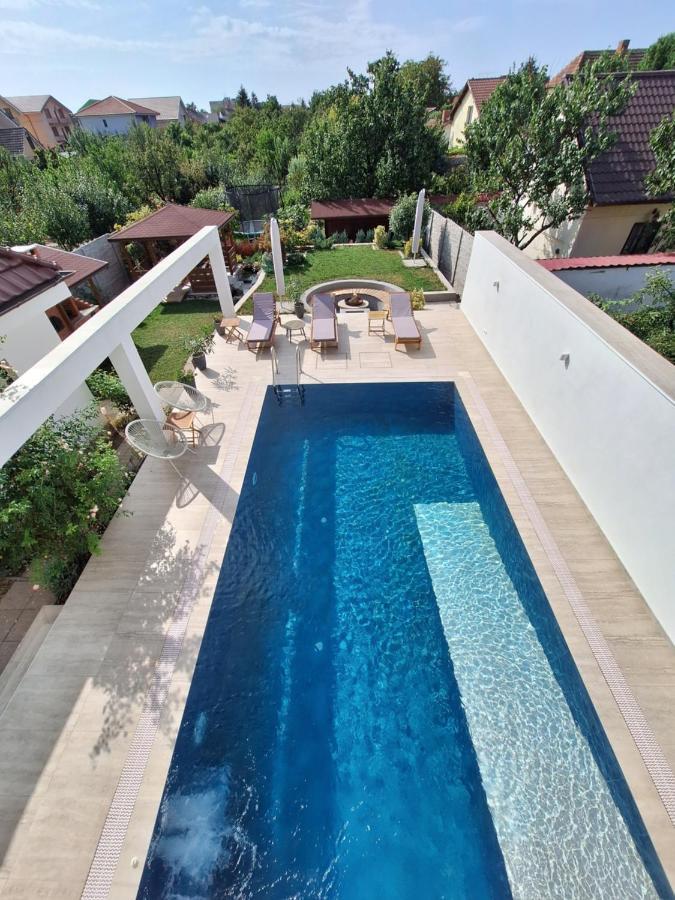 Trend Bed & Breakfast Arad Bagian luar foto