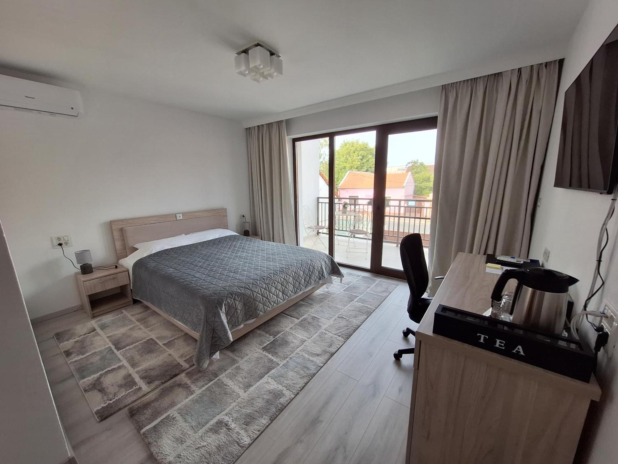 Trend Bed & Breakfast Arad Bagian luar foto